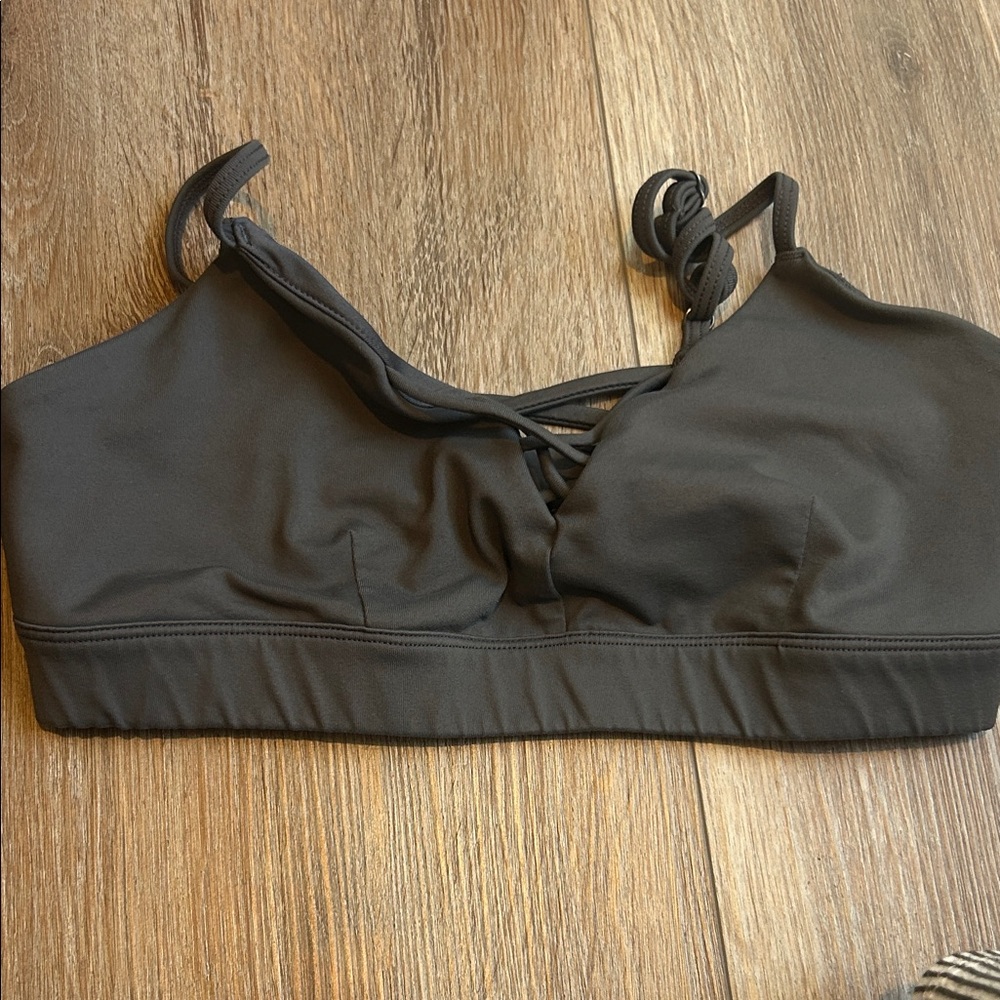 NWOT Alo sports bra